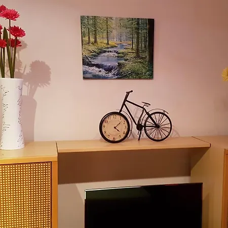Apartment Love * Vlasic